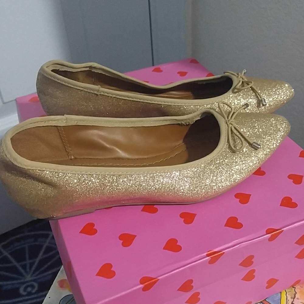 Gold sparkle flats